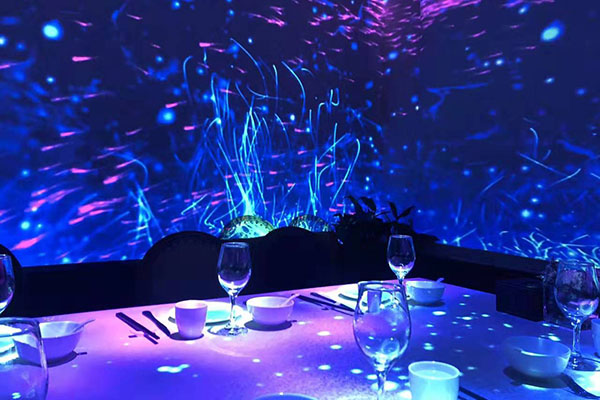重新定义餐厅 ，传统餐厅 VS 全息餐厅